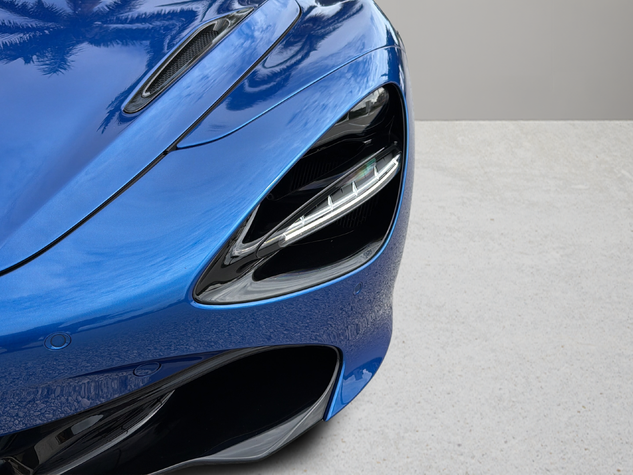 2022 McLaren 720S Base
