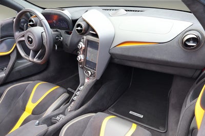 2022 McLaren 720S Performance