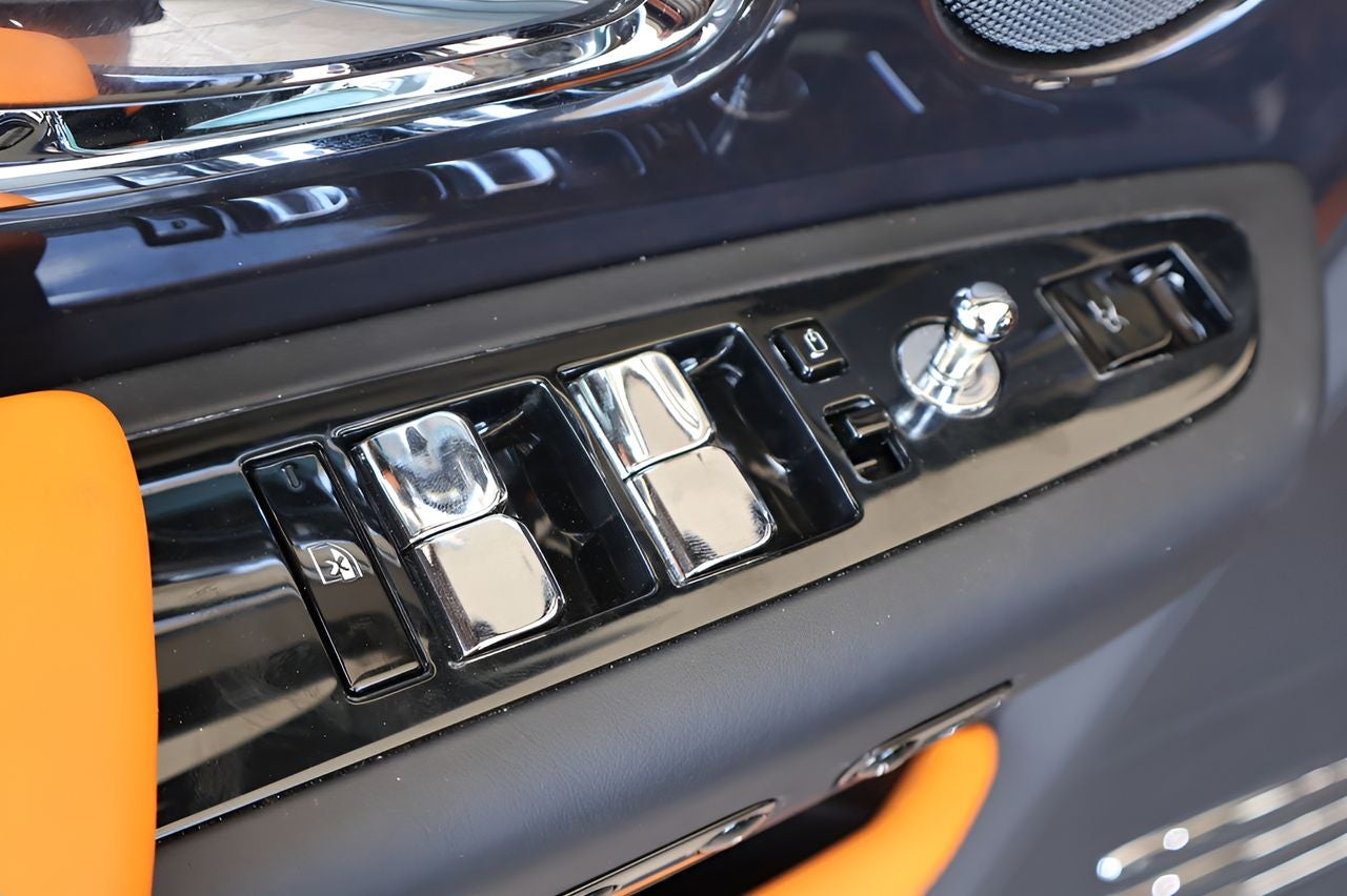 2023 Rolls-Royce Phantom Base