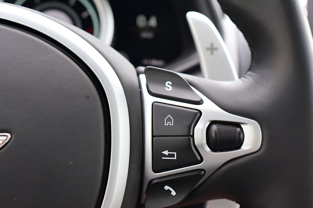 2022 Aston Martin DB11 Volante