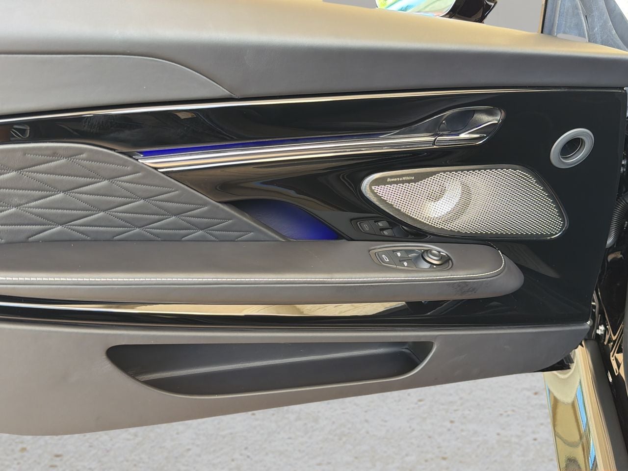 2026 Aston Martin DB12 Volante