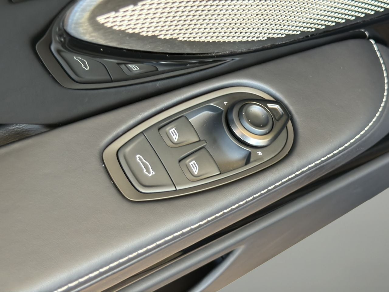 2026 Aston Martin DB12 Volante