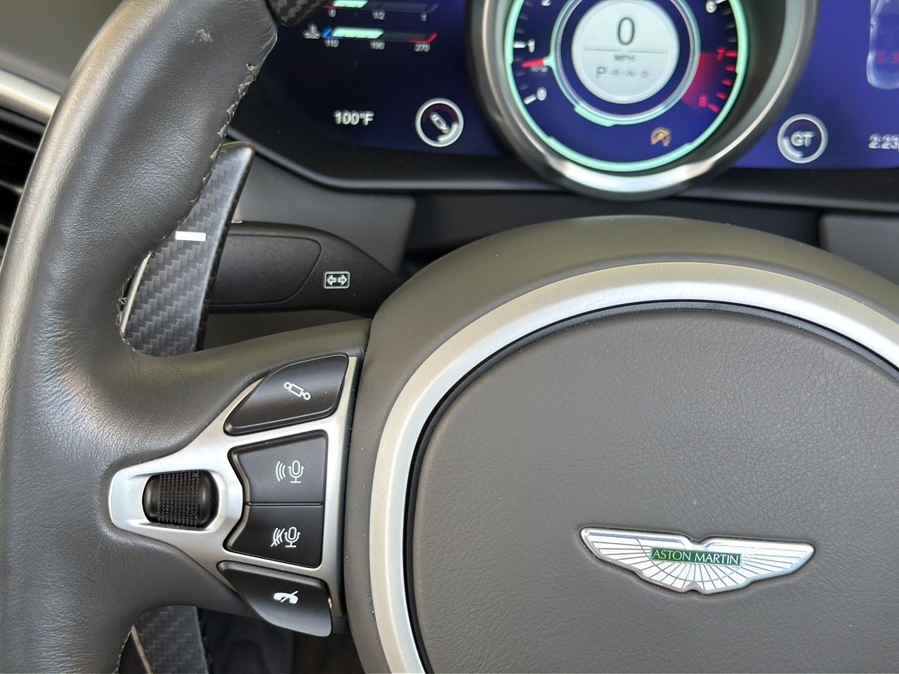 2023 Aston Martin DBS Volante