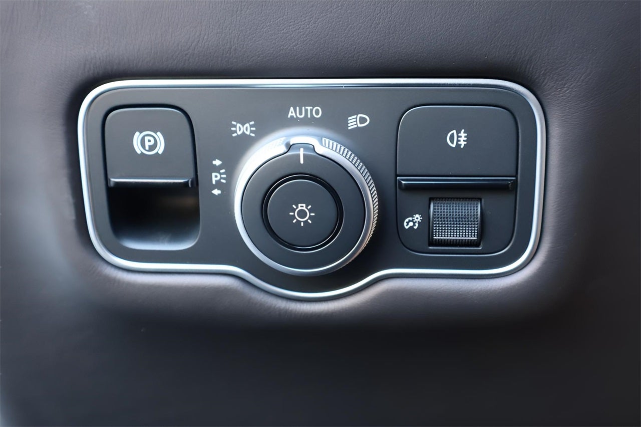 2026 Aston Martin Vanquish Volante