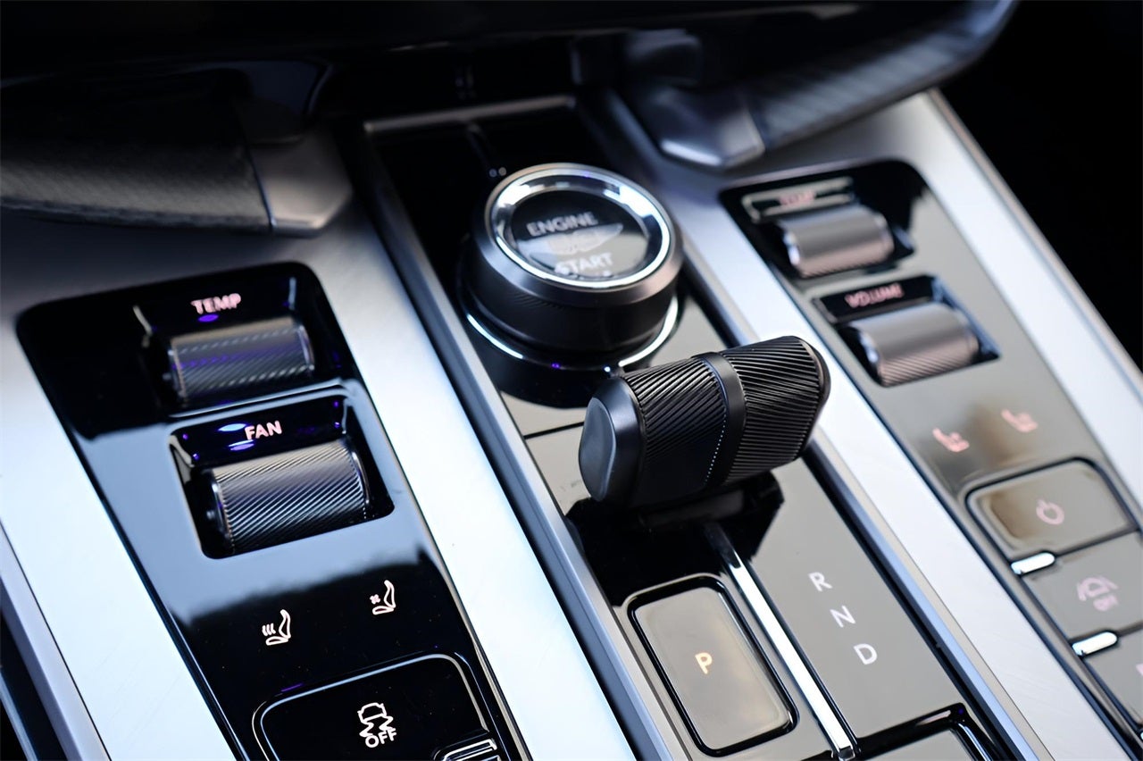 2026 Aston Martin Vanquish Volante