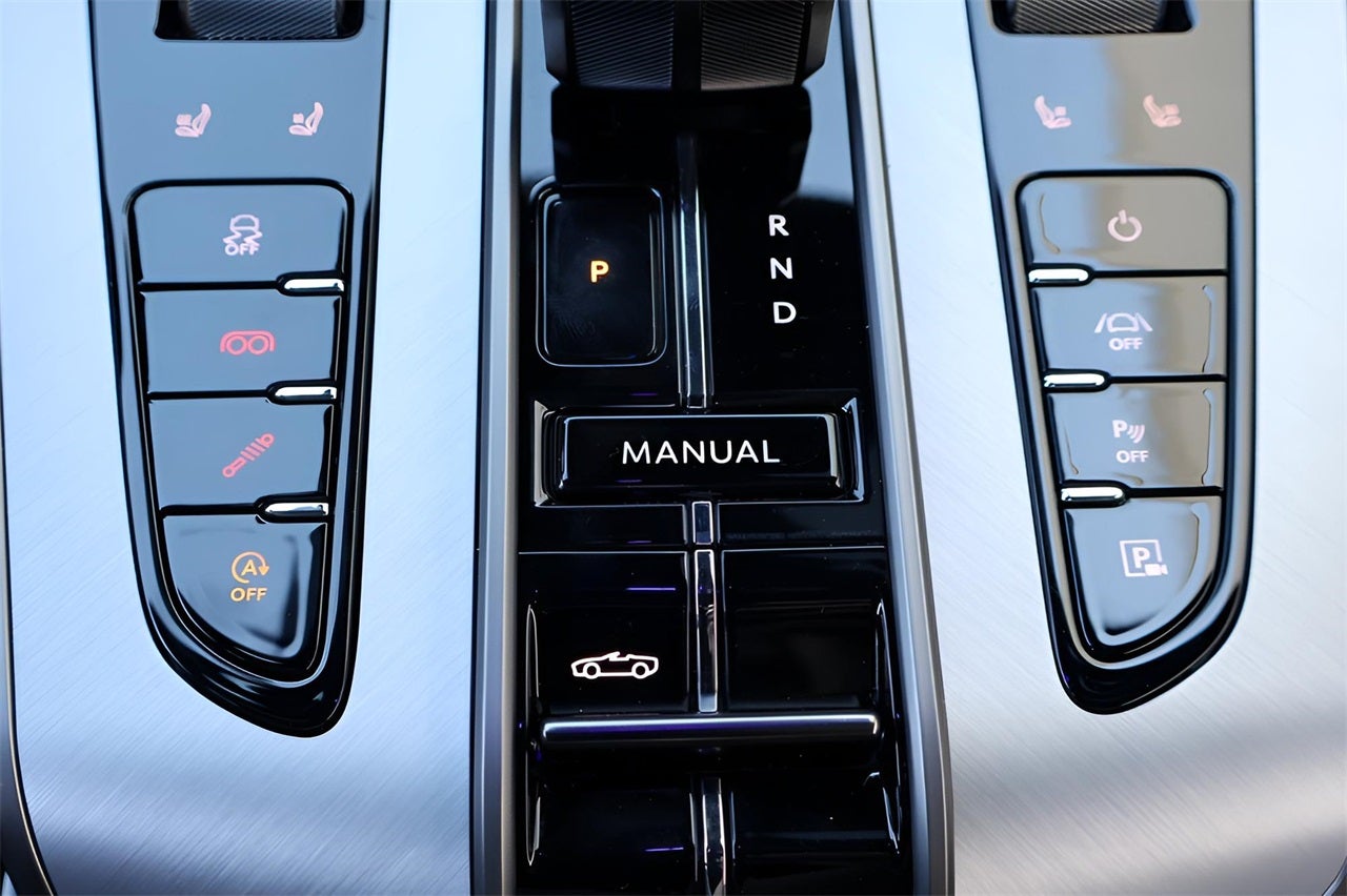 2026 Aston Martin Vanquish Volante