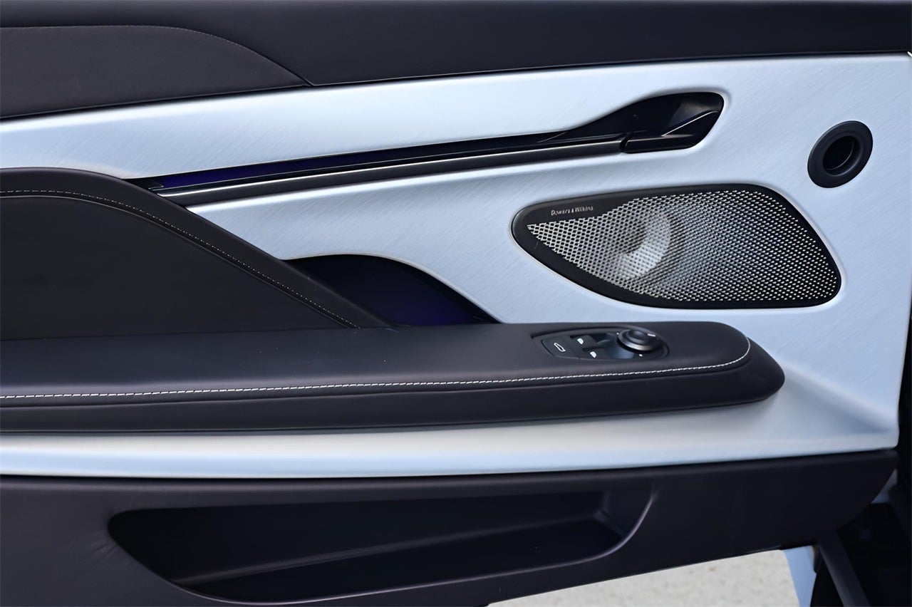 2026 Aston Martin Vanquish Volante