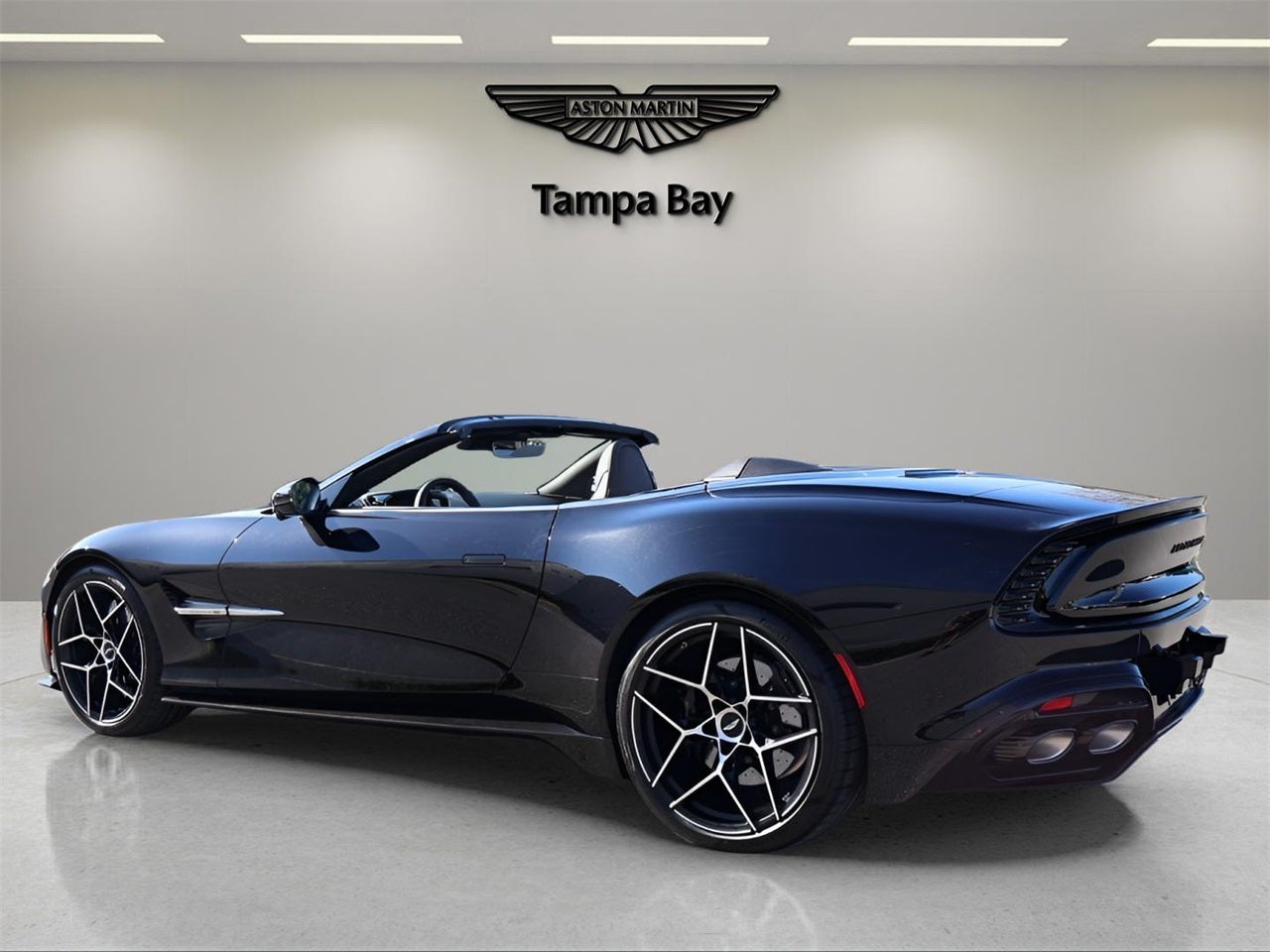 2026 Aston Martin Vanquish Volante
