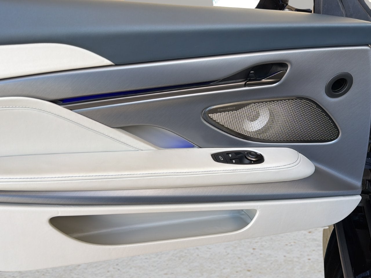 2027 Aston Martin Vanquish Volante
