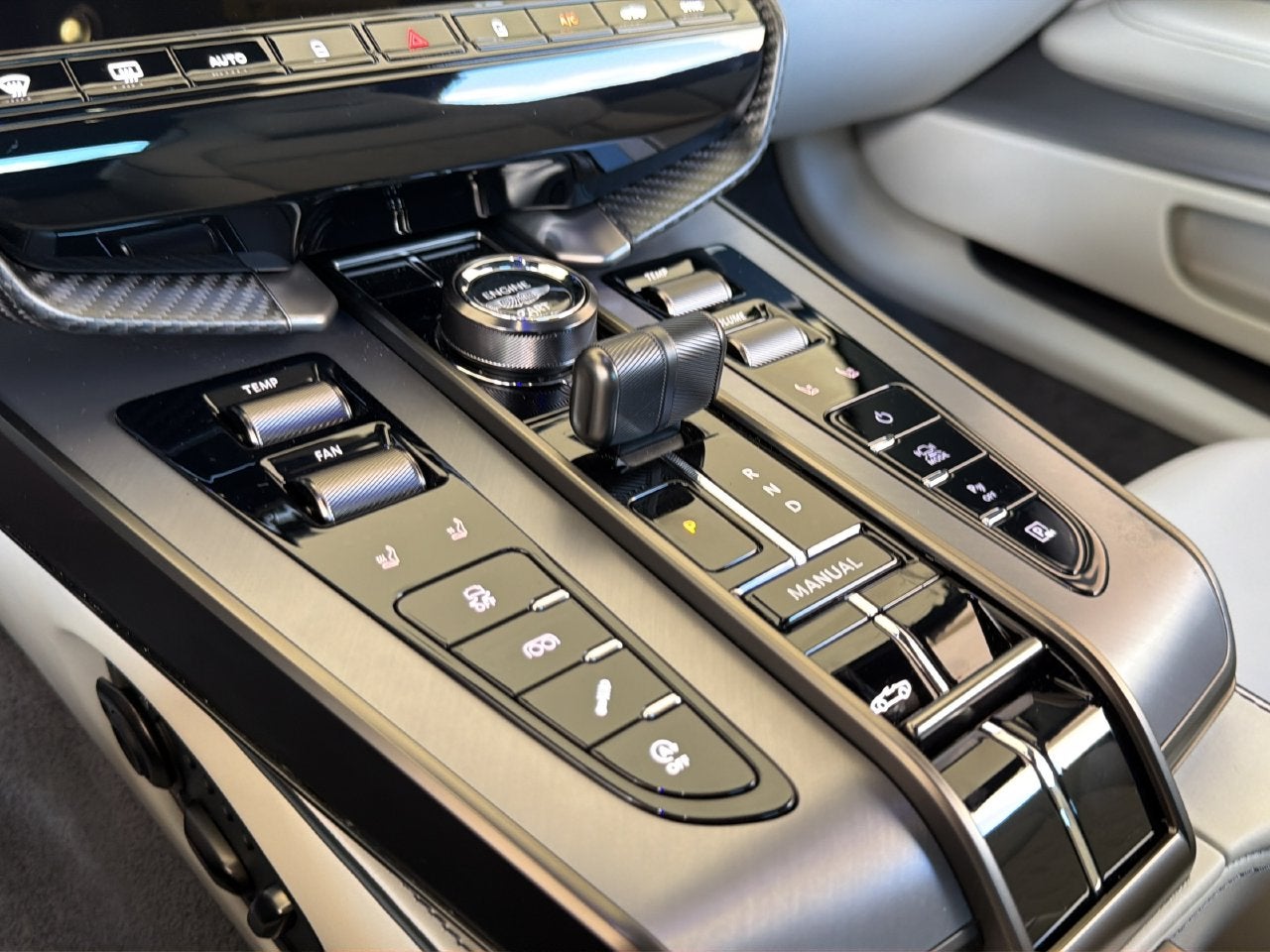 2027 Aston Martin Vanquish Volante