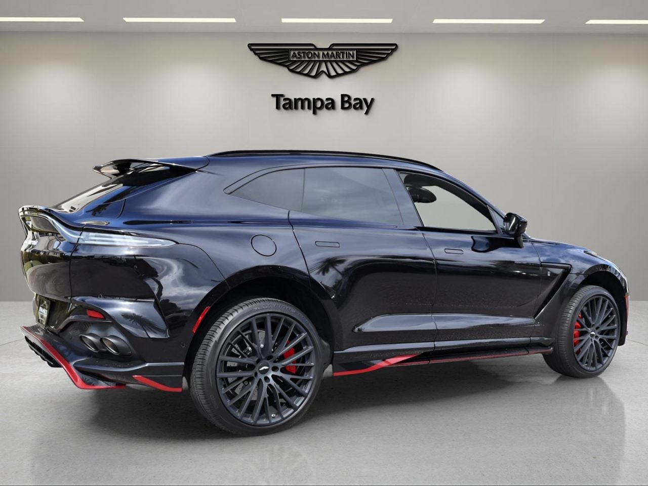 2024 Aston Martin DBX 707