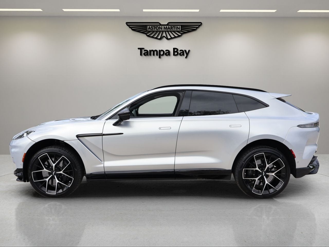 2026 Aston Martin DBX 707