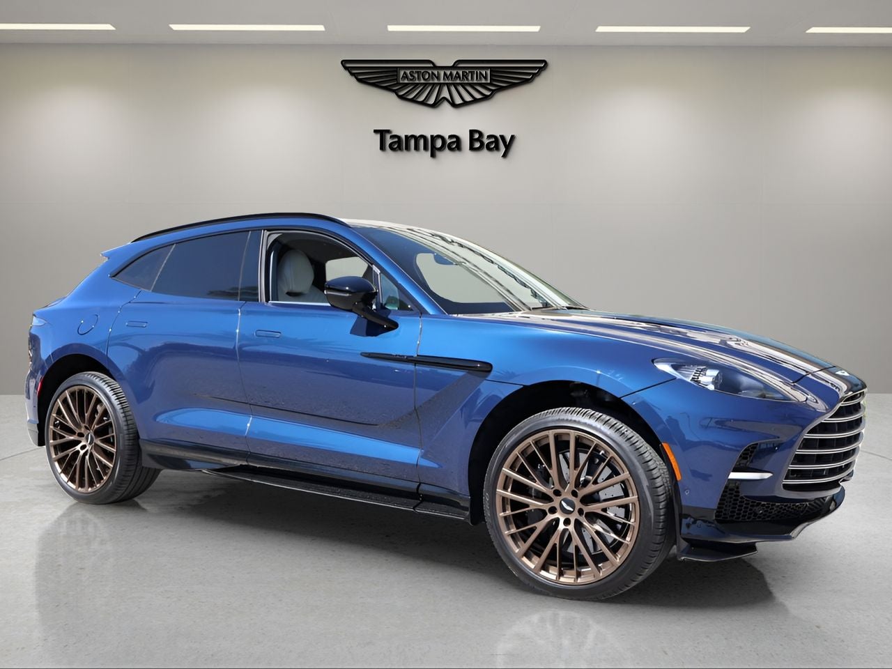 2025 Aston Martin DBX 707