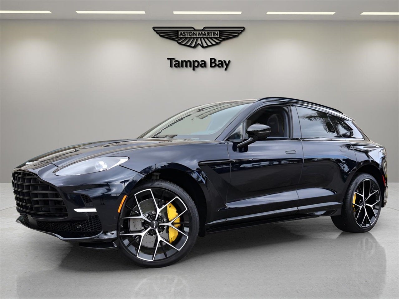 2025 Aston Martin DBX 707