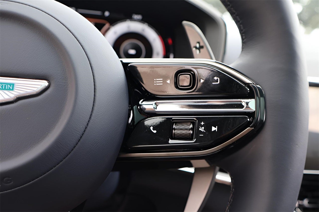 2025 Aston Martin DBX 707