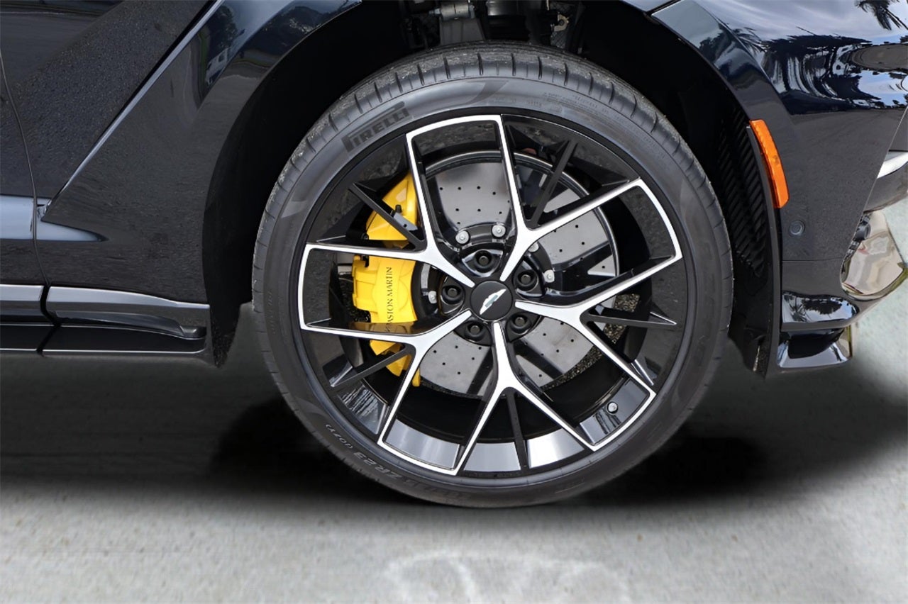 2025 Aston Martin DBX 707