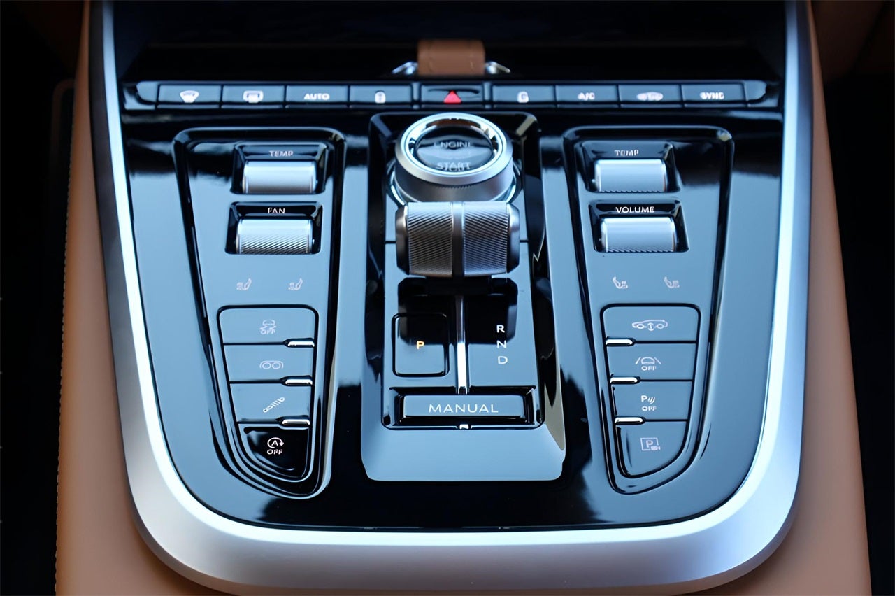 2026 Aston Martin DBX 707