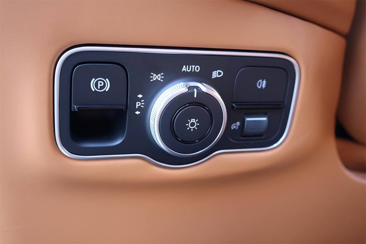 2026 Aston Martin DBX 707