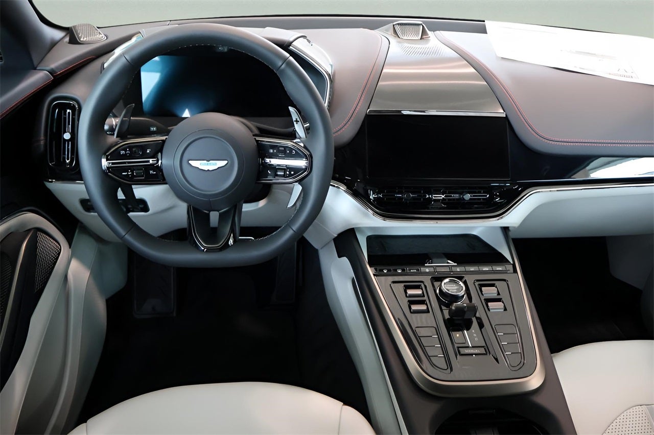 2025 Aston Martin DBX 707