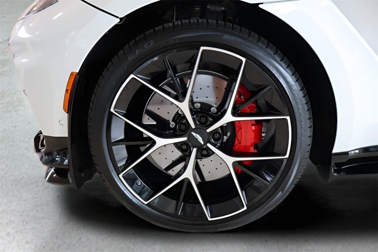 2025 Aston Martin DBX 707