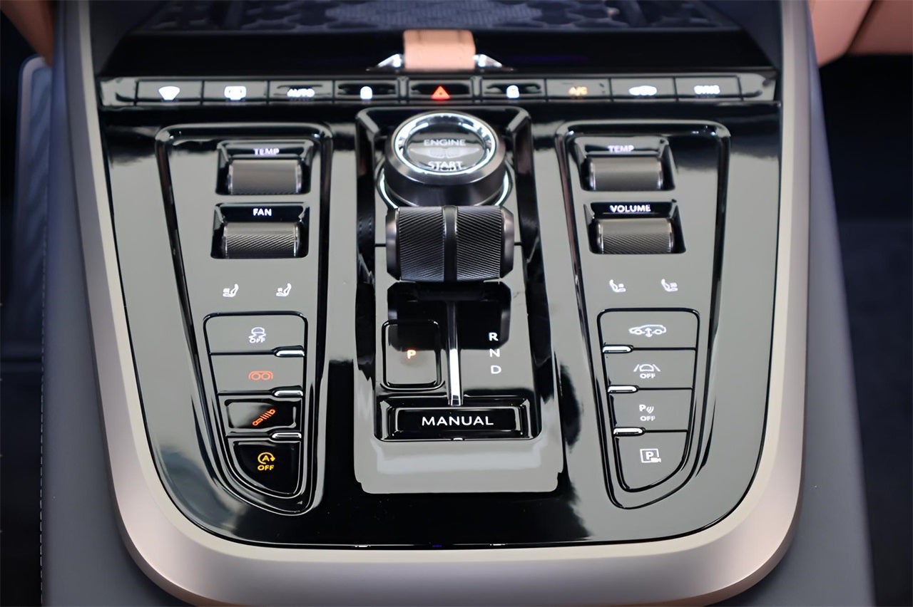 2026 Aston Martin DBX 707