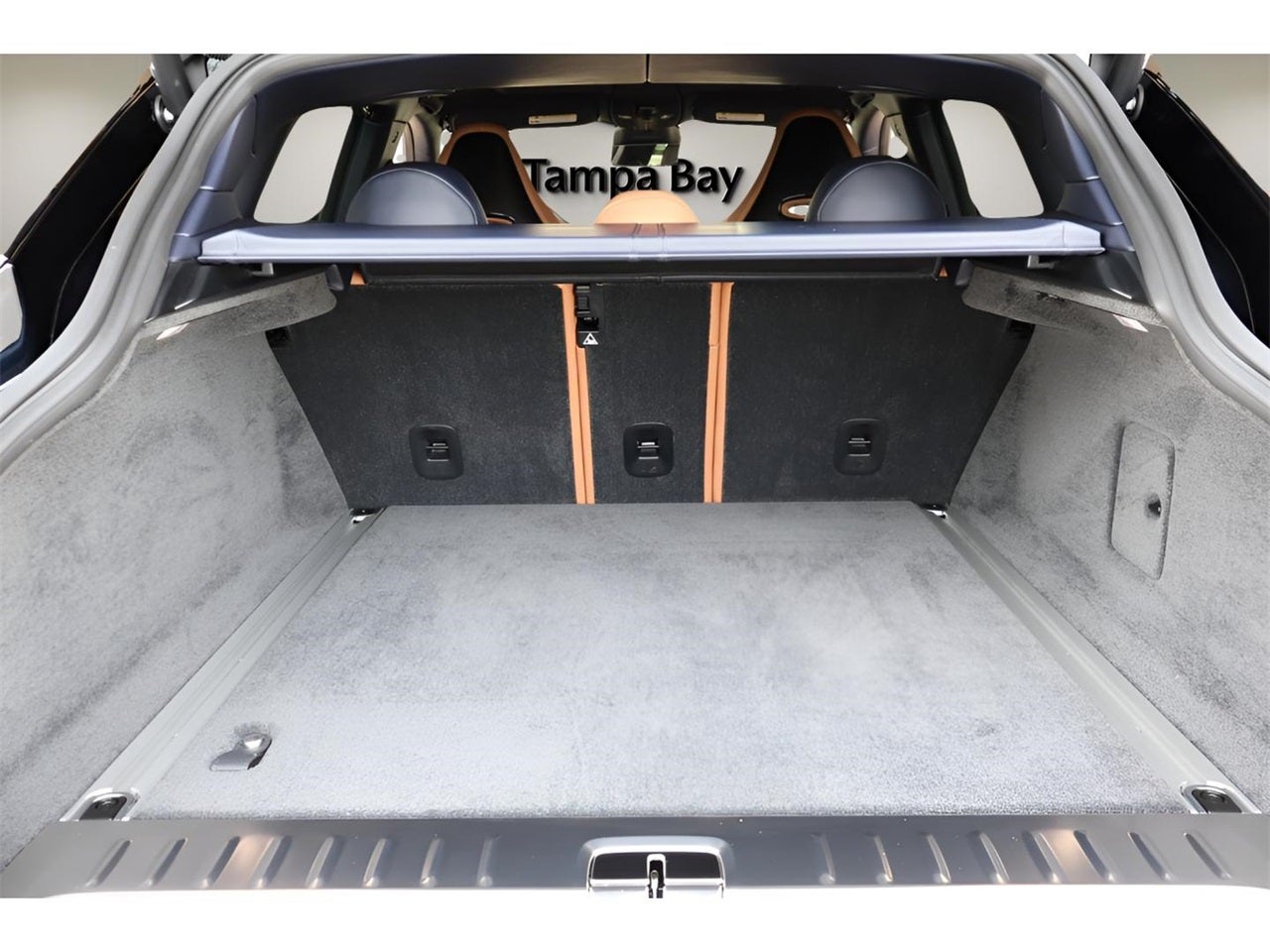 2026 Aston Martin DBX 707