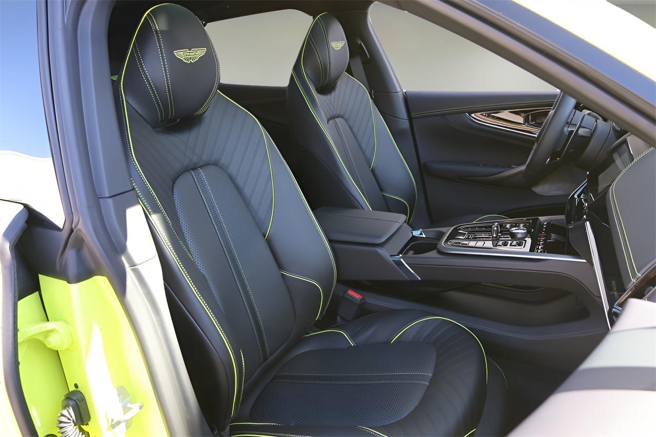 2025 Aston Martin DBX 707