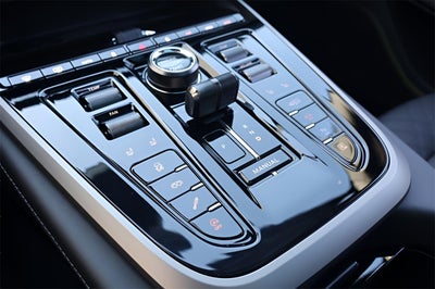 2025 Aston Martin DBX 707