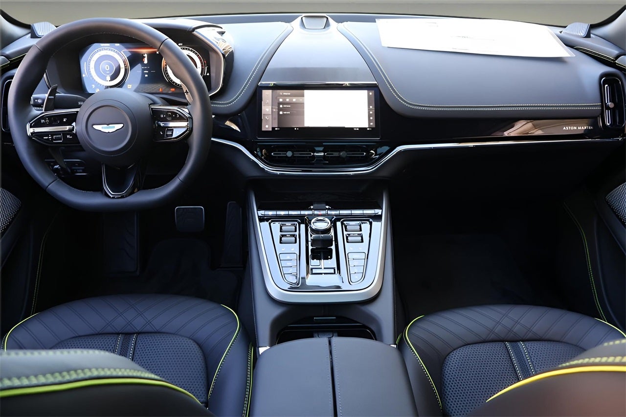 2025 Aston Martin DBX 707