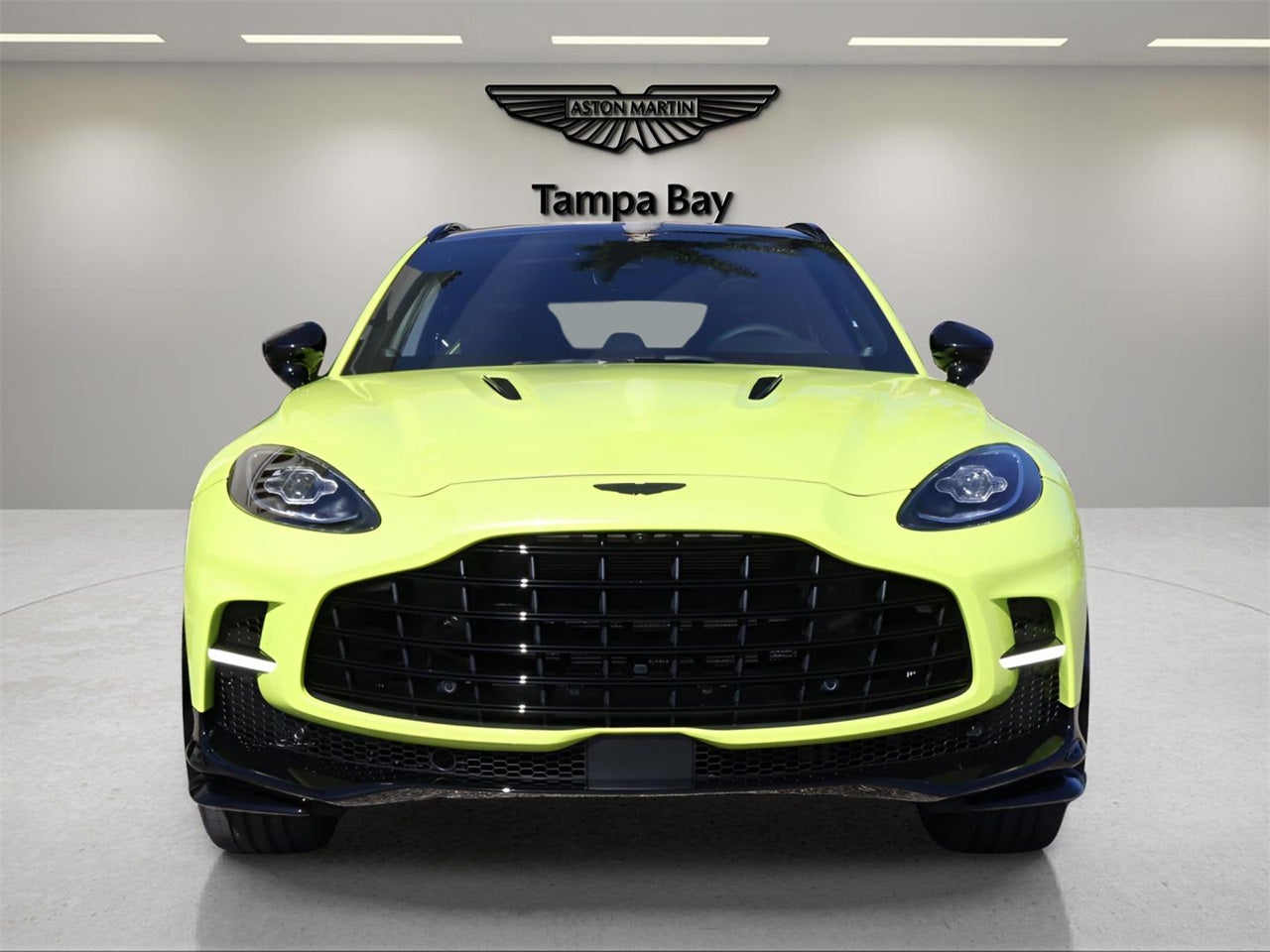 2025 Aston Martin DBX 707