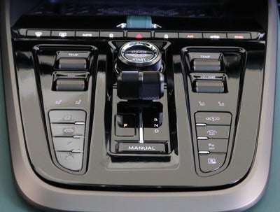 2025 Aston Martin DBX 707