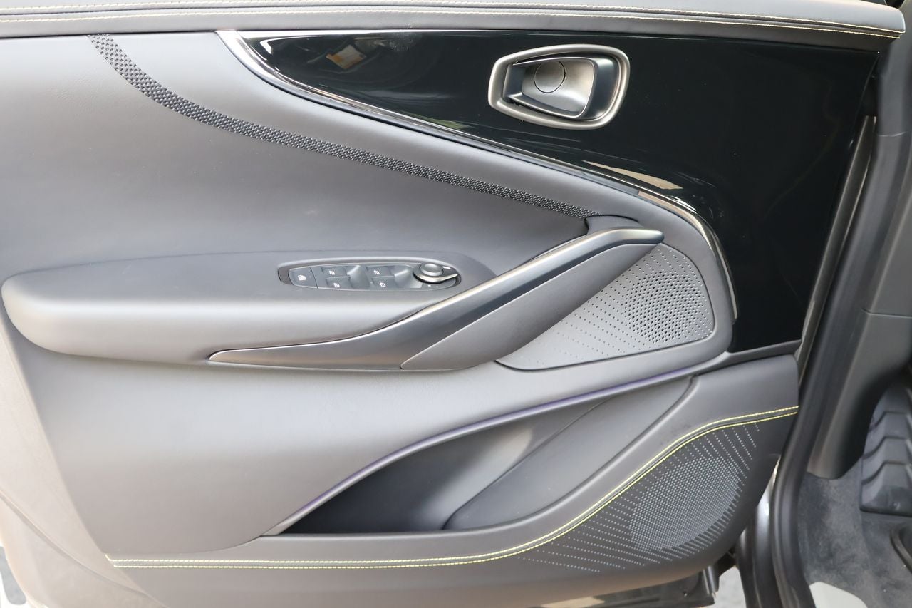 2026 Aston Martin DBX 707