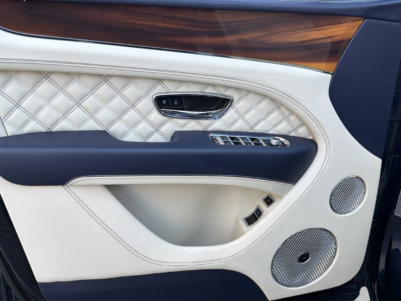 2022 Bentley Bentayga Base