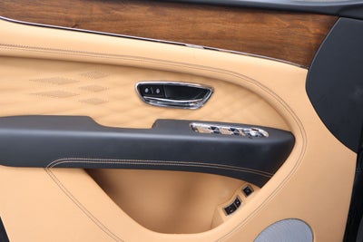 2024 Bentley Bentayga EWB V8