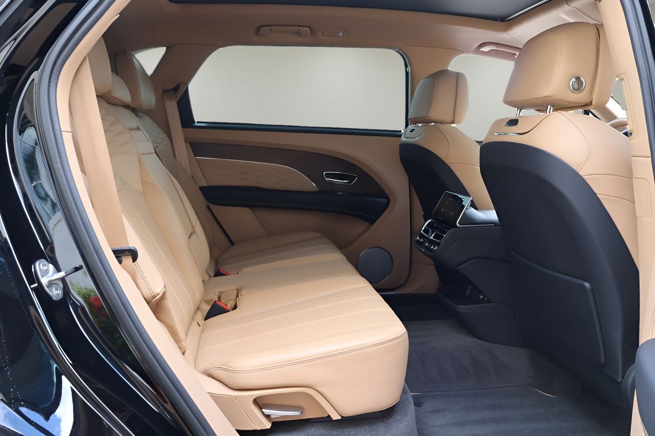 2024 Bentley Bentayga EWB V8