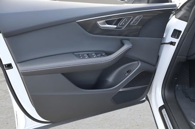 2023 Audi Q8 55 Premium Plus quattro