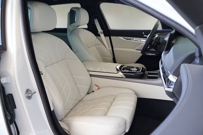 2025 BMW 7 Series 760i xDrive
