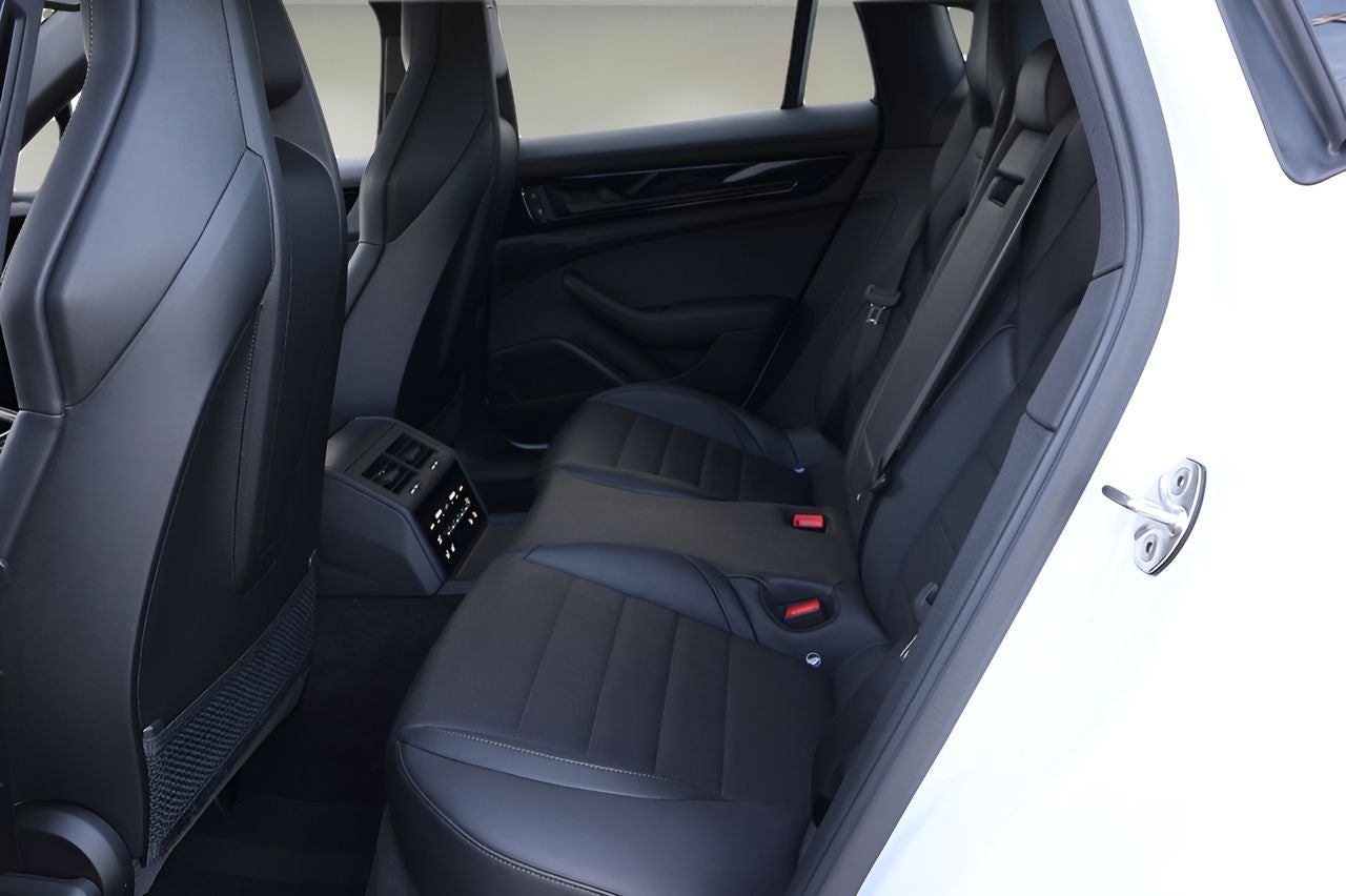 2024 Porsche Panamera 4