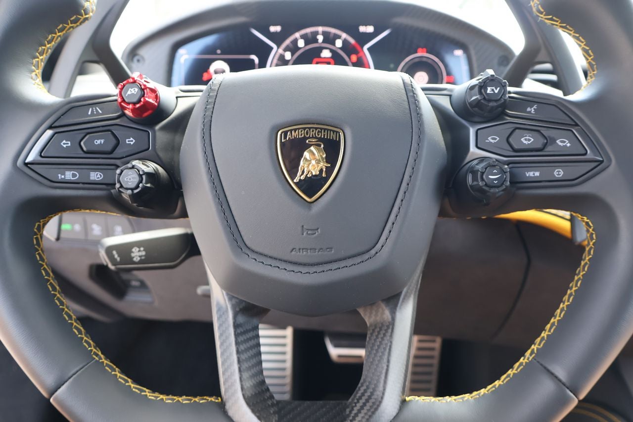 2025 Lamborghini Revuelto Coupe