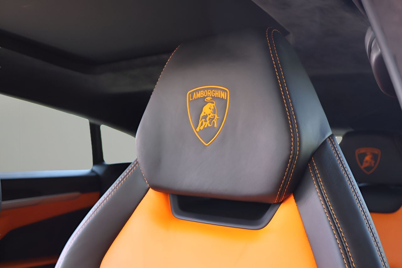 2022 Lamborghini Urus Base