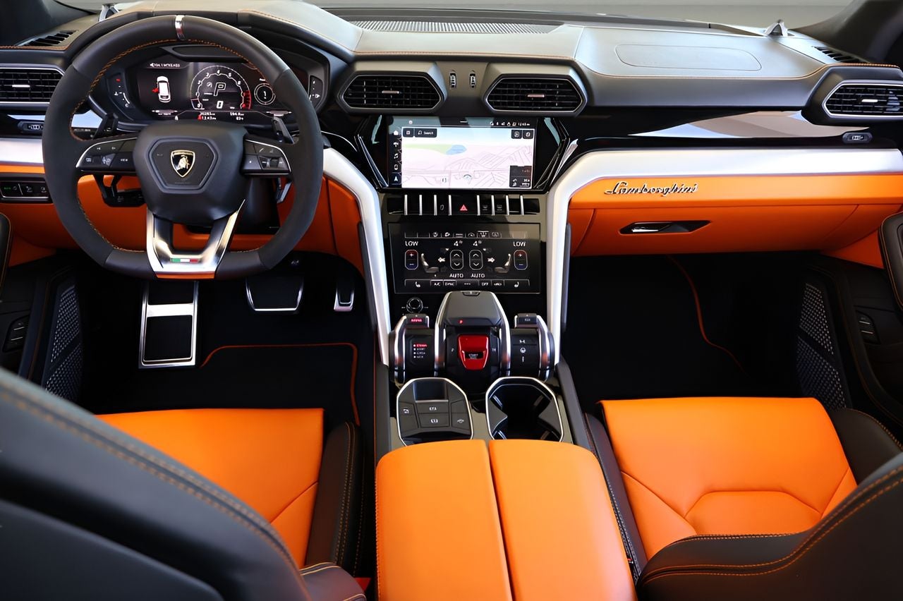 2022 Lamborghini Urus Base