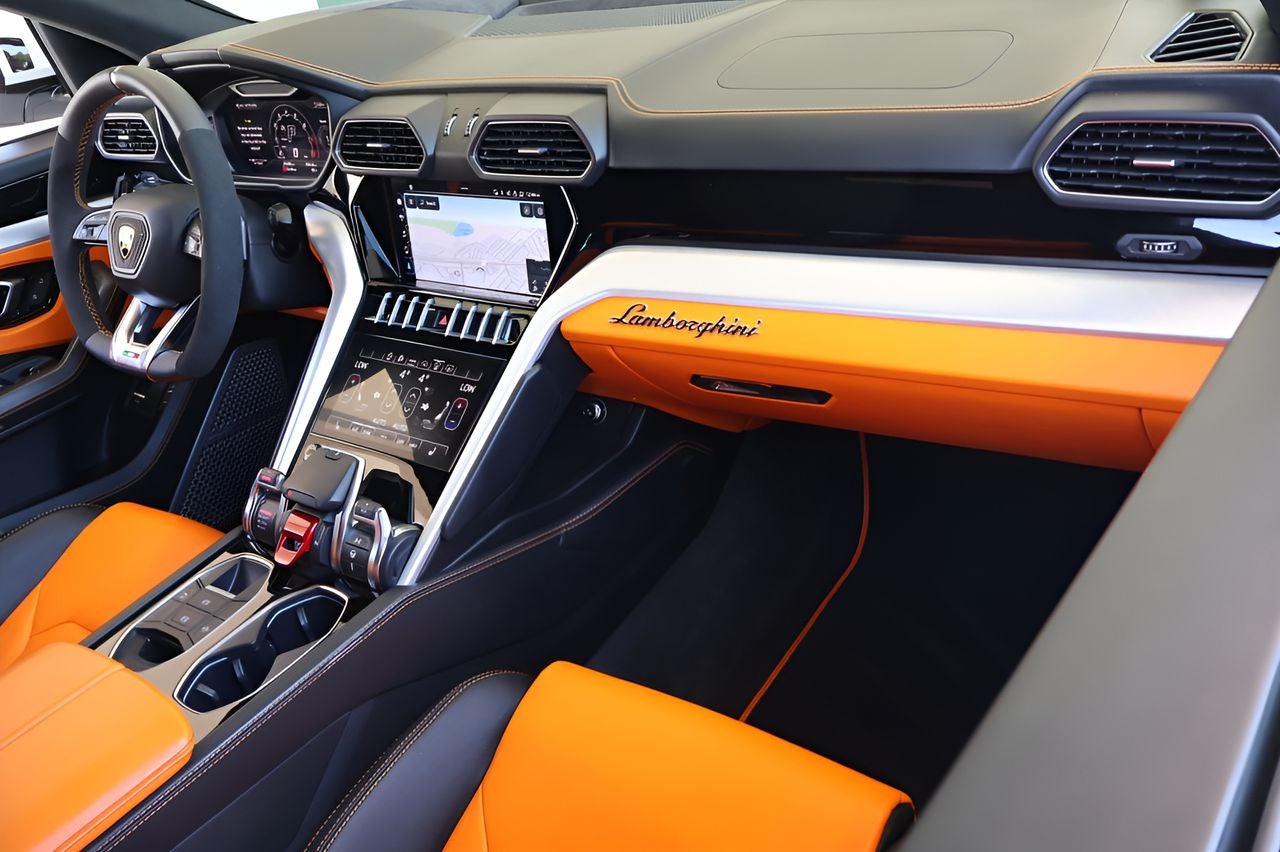 2022 Lamborghini Urus Base