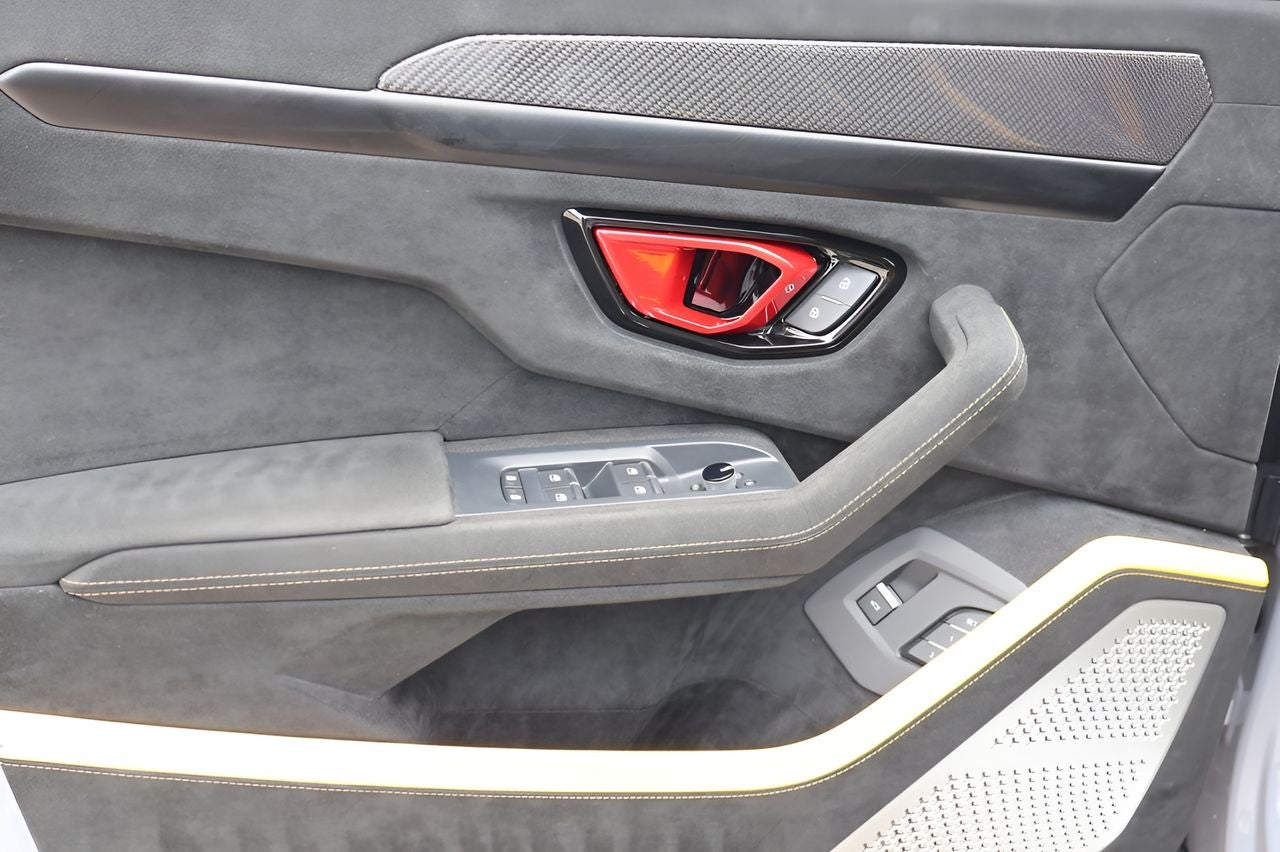 2024 Lamborghini Urus Performante