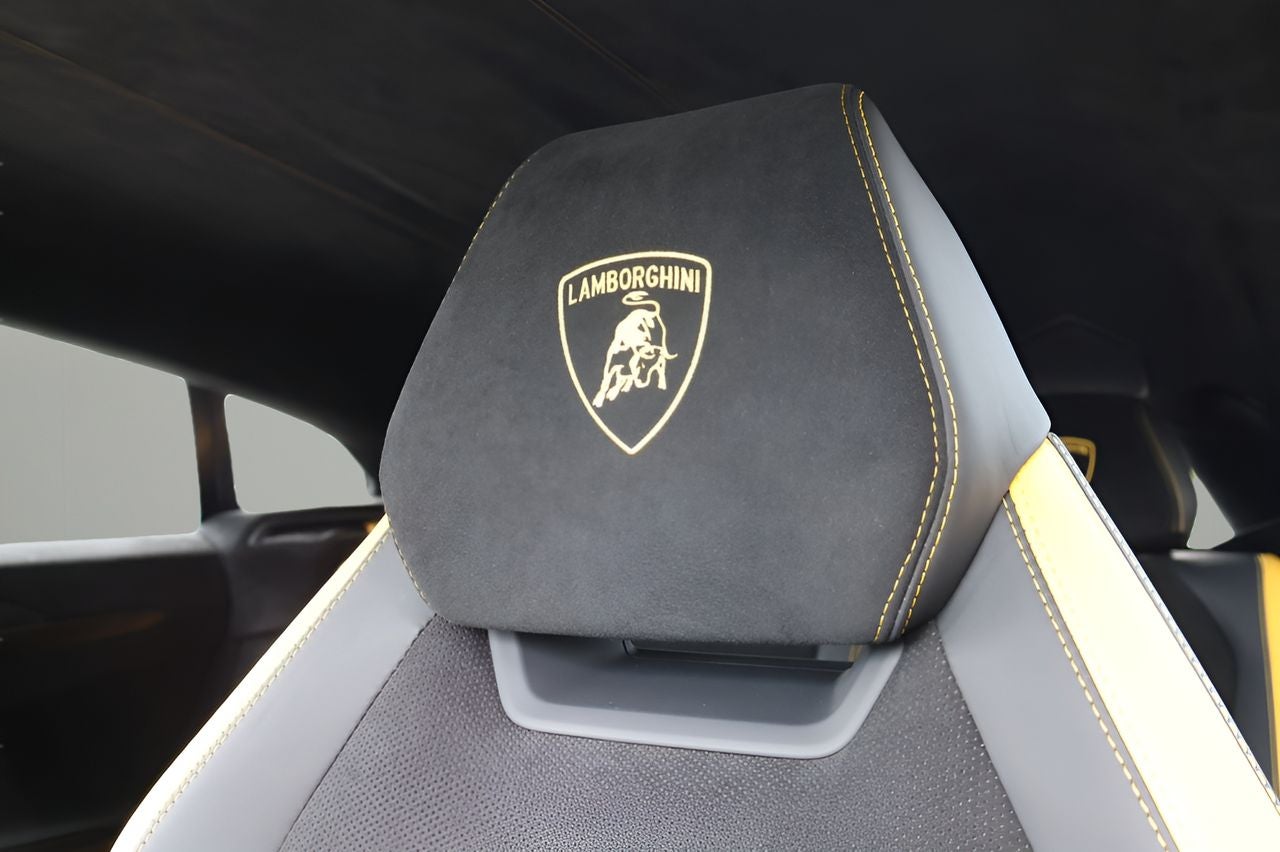 2024 Lamborghini Urus Performante