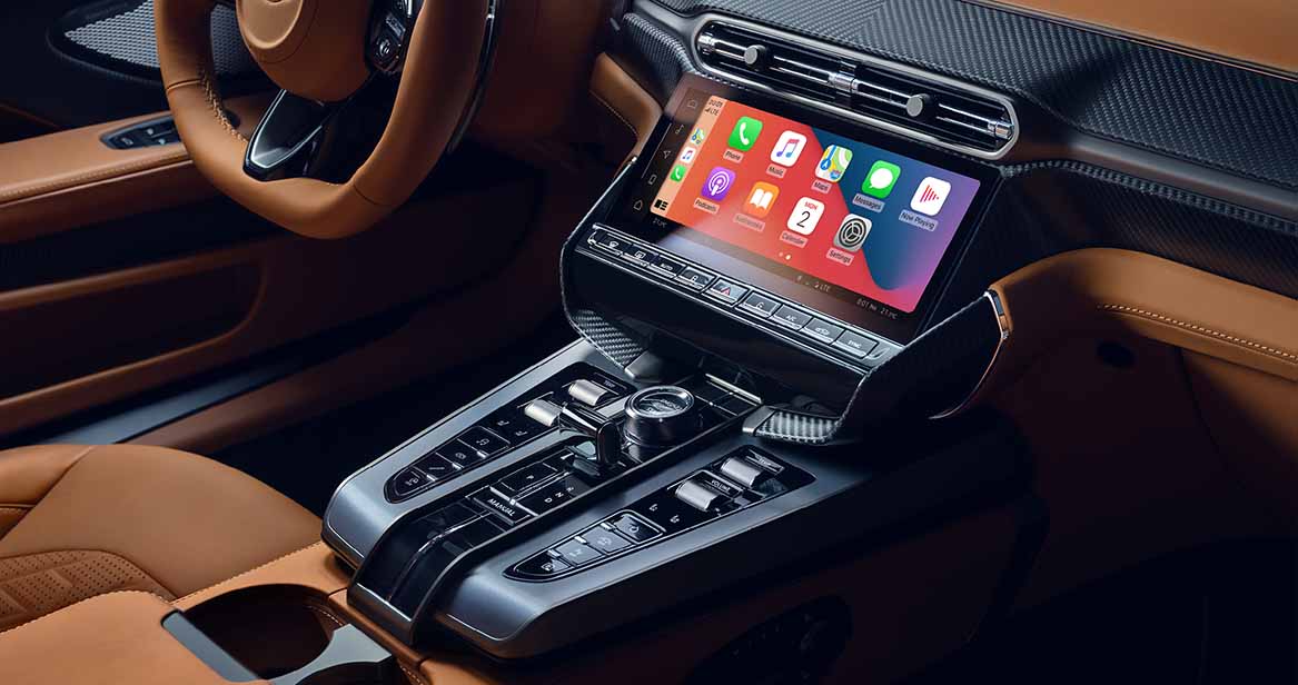 Infotainment system with wireless Apple CarPlay